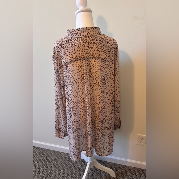Torrid Leopard Print Twist Front Chiffon Tunic Pink Blouse Top Size 3 - Picture 3 of 6